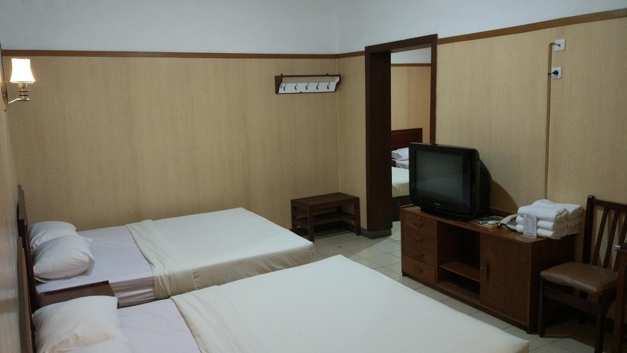 Hotel Jelita Parahyangan Bandung Exterior photo