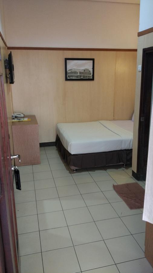 Hotel Jelita Parahyangan Bandung Exterior photo