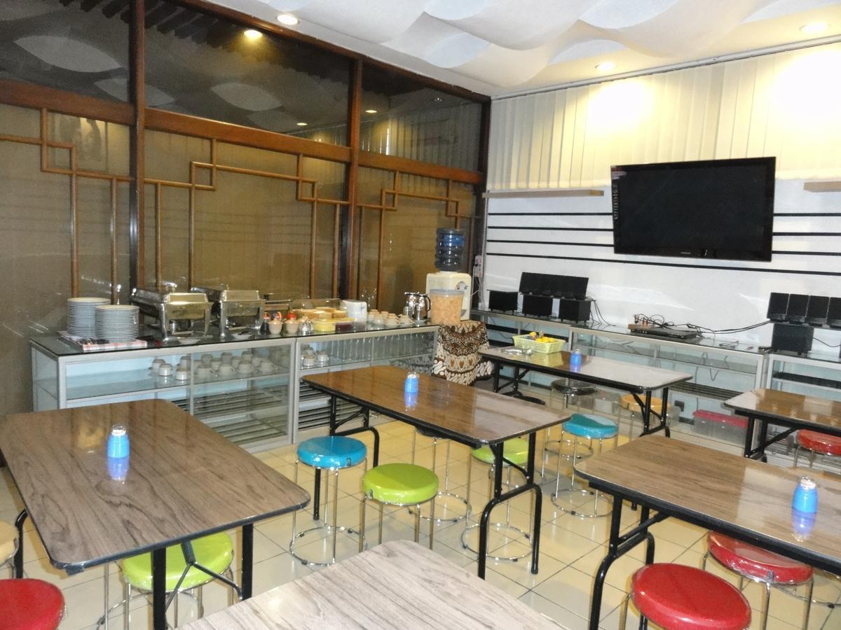 Hotel Jelita Parahyangan Bandung Exterior photo