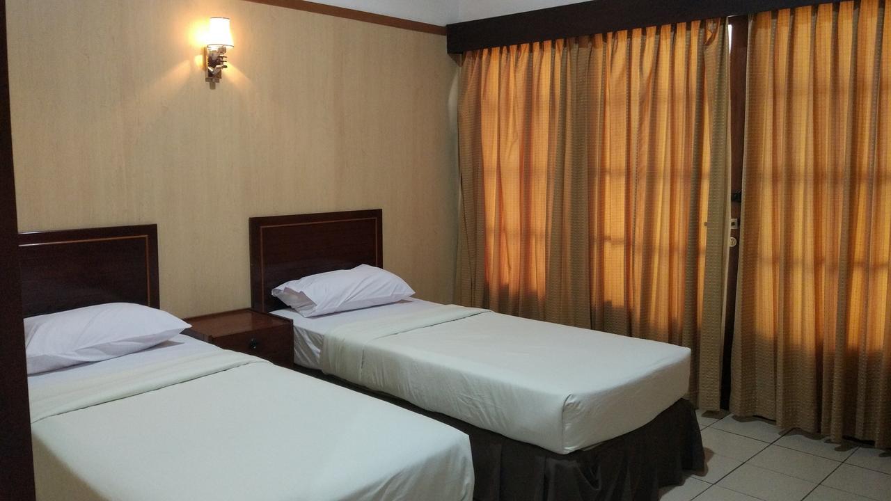 Hotel Jelita Parahyangan Bandung Exterior photo