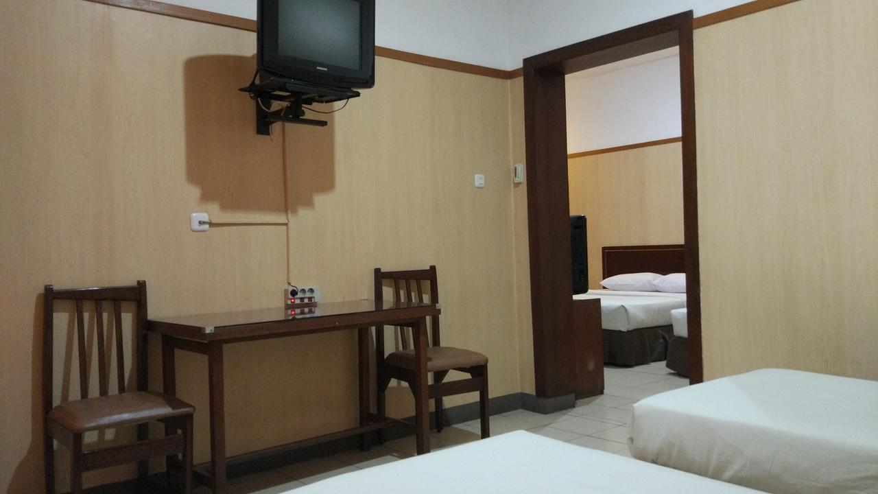 Hotel Jelita Parahyangan Bandung Exterior photo