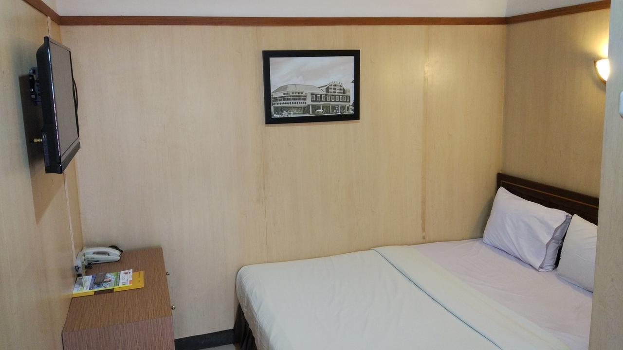Hotel Jelita Parahyangan Bandung Exterior photo