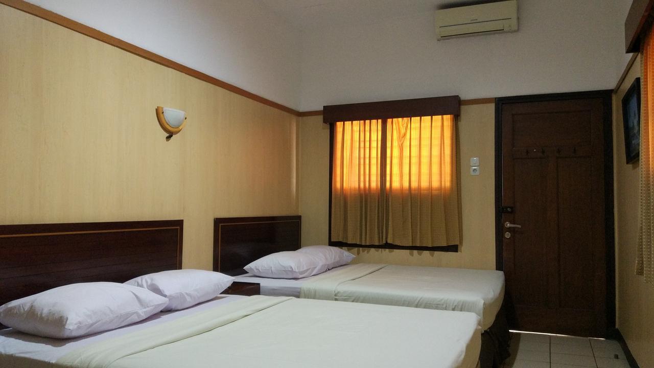Hotel Jelita Parahyangan Bandung Exterior photo